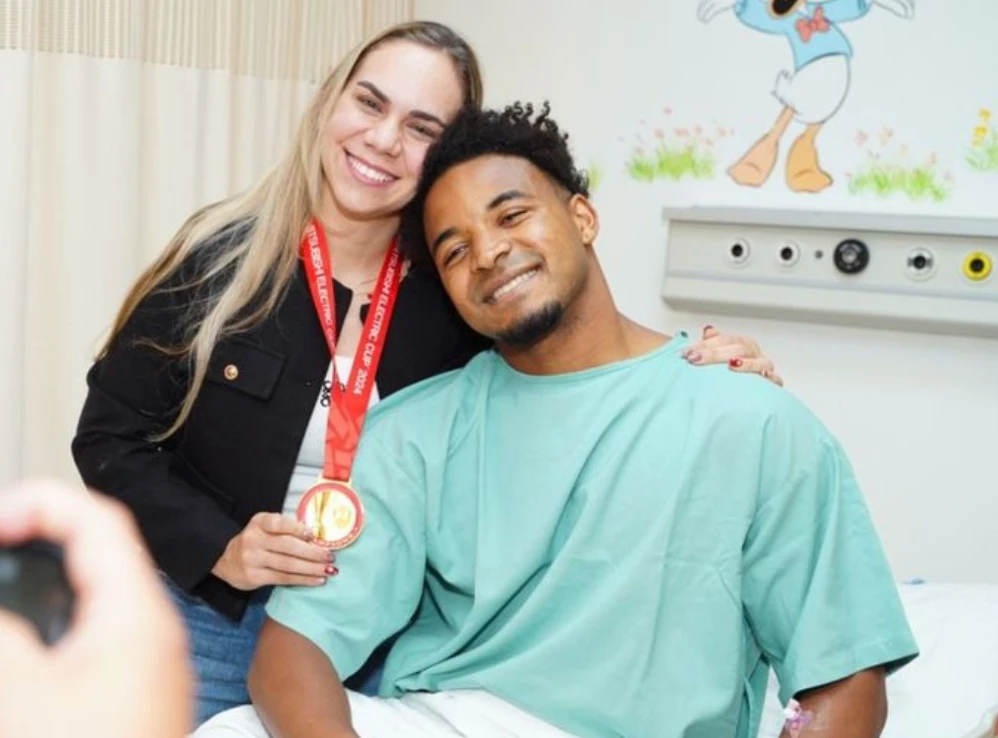 Đang nằm viện, Xuân Son vẫn làm điều đặc biệt này tặng vợ 5 Vợ Xuân Son: “Trong thể thao, chấn thương là điều khó tránh khỏi" |  Vietnam+ (VietnamPlus)