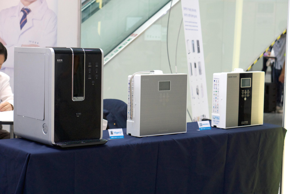 Các sản phẩm máy lọc nước công nghệ cao. (Ảnh: Vi Diệu/Vietnam+)