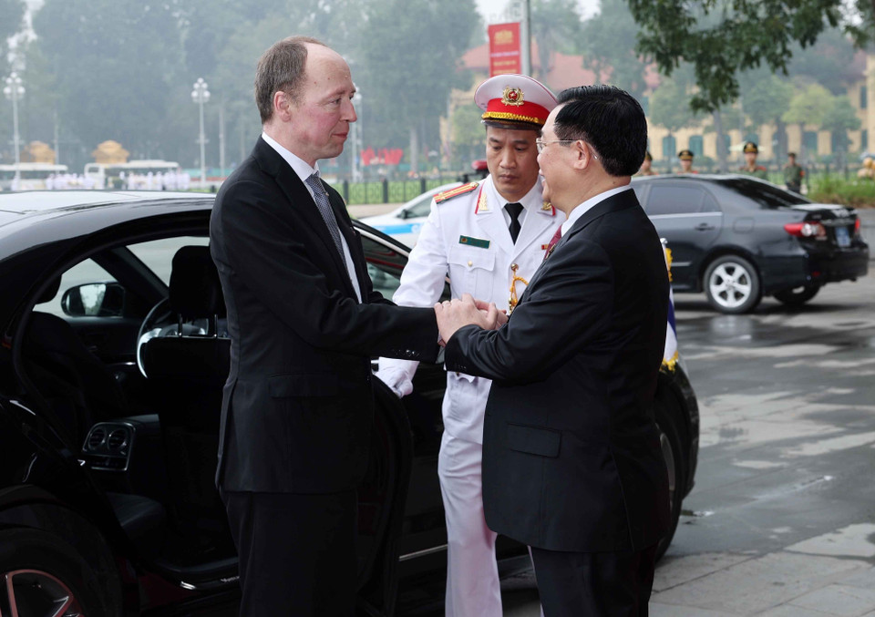 Sáng 25/3/2024, tại Hà Nội, Chủ tịch Quốc hội Vương Đình Huệ đón và hội đàm với Chủ tịch Quốc hội Cộng hòa Phần Lan Jussi Halla-aho thăm chính thức Việt Nam. (Ảnh: Nhan Sáng/TTXVN)