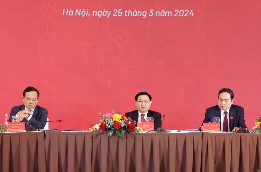 Chủ tịch Quốc hội Vương Đình Huệ dự và chỉ đạo hội nghị. (Ảnh: Nhan Sáng/TTXVN)