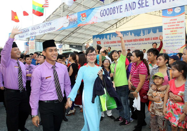 Tàu thanh niên Đông Nam Á là hoạt động góp phần tăng cường sự hiểu biết, tình đoàn kết giữa thanh niên các nước Đông Nam Á và Nhật Bản. (Ảnh: Thanh Vũ/TTXVN)