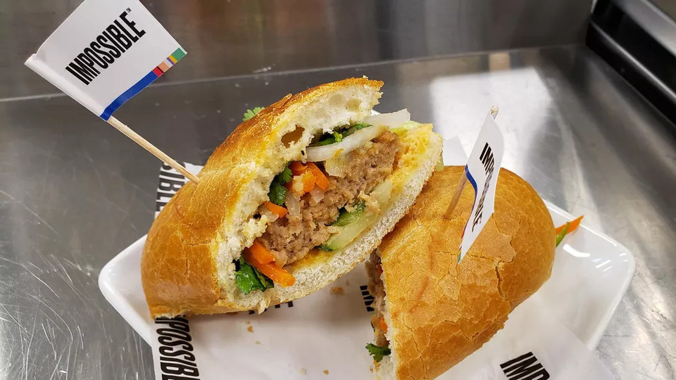 Thịt lợn nhân tạo được sản xuất từ thực vật. (Ảnh: Cnet)