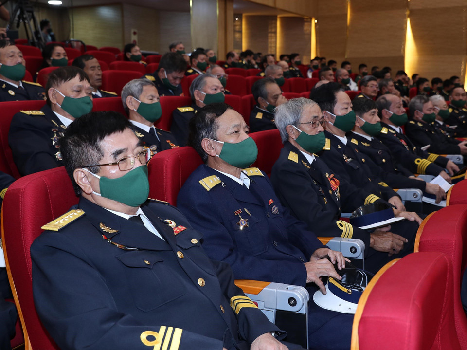 Các nhân chứng lịch sử dự Lễ kỷ niệm. (Ảnh: Trọng Đức/TTXVN)