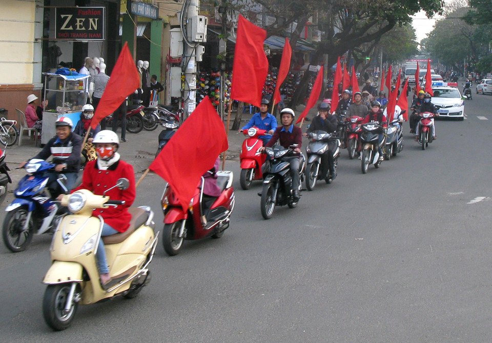 Lễ ra quân bảo đảm an toàn giao thông tại thành phố Tuy Hòa, Phú Yên. (Ảnh: Bang Nhiệm/TTXVN)