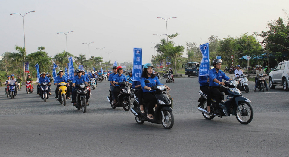 Lễ ra quân bảo đảm an toàn giao thông tại tỉnh Cà Mau. (Ảnh: Huỳnh Thế Anh/TTXVN)