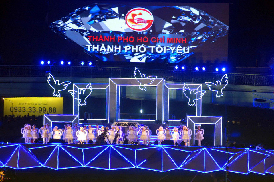 Tiết mục văn nghệ tại đại nhạc hội. (Ảnh: Mạnh Linh/TTXVN)