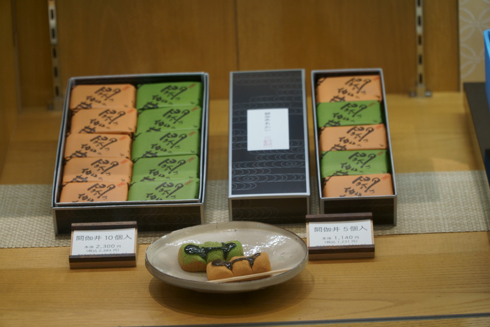 Những món quà thú vị nhân dịp Giáng sinh. (Ảnh: Vi Diệu/Vietnam+)