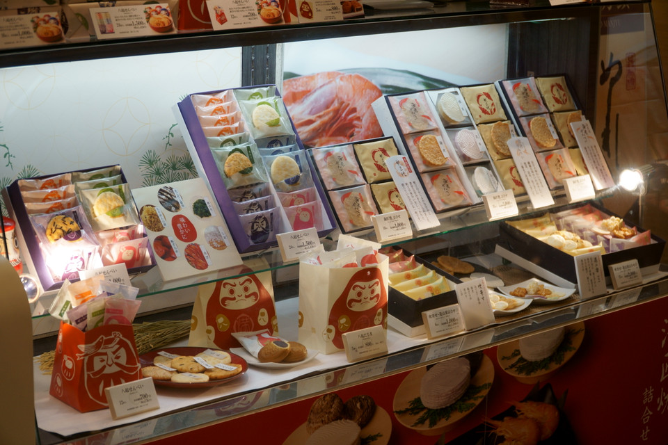 Những món quà thú vị nhân dịp Giáng sinh. (Ảnh: Vi Diệu/Vietnam+)