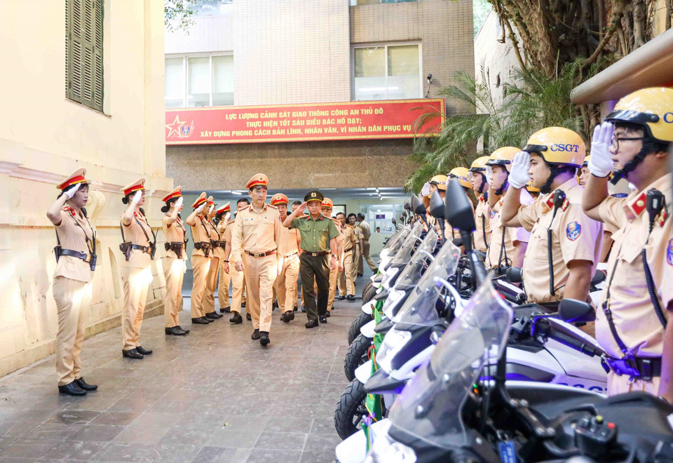 Quang cảnh buổi lễ ra quân. (Ảnh: Phạm Kiên/TTXVN)