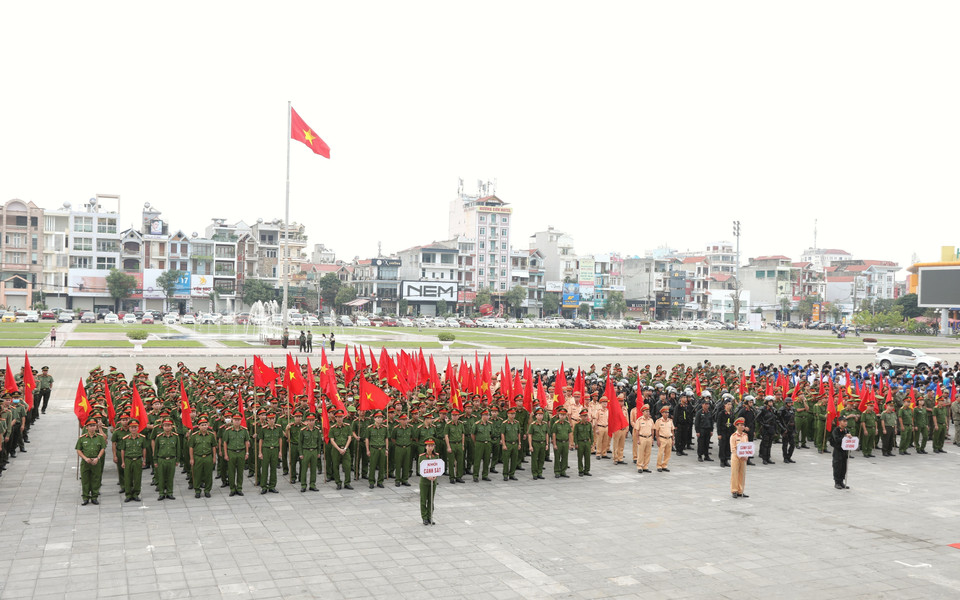 Quang cảnh lễ ra quân mở đợt cao điểm tấn công trấn áp tội phạm bảo đảm an ninh trật tự dịp Tết Nguyên đán Quý Mão 2023. (Ảnh: Danh Lam/TTXVN)