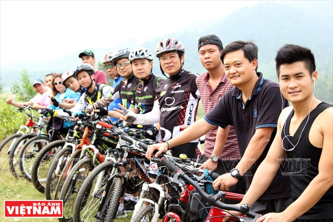 Câu lạc bộ Jett Fun-Ride do Jett Cycles ở thành phố Hồ Chí Minh tổ chức các cuộc trải nghiệm thu hút các bạn trẻ đam mê chơi xe đạp. 