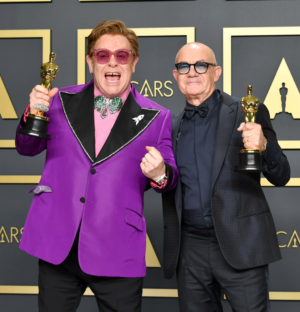 Danh ca Elton John cùng nhà sáng tác lời bài hát Bernie Taupin giành giải Oscar cho Nhạc phim xuất sắc nhất. (Ảnh: AP)