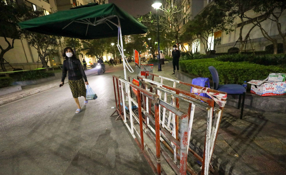 Tòa T6 Times City có khoảng 400 căn hộ với hơn 1 nghìn dân bị phong tỏa từ ngày 29/1. (Ảnh: Thanh Tùng/TTXVN)