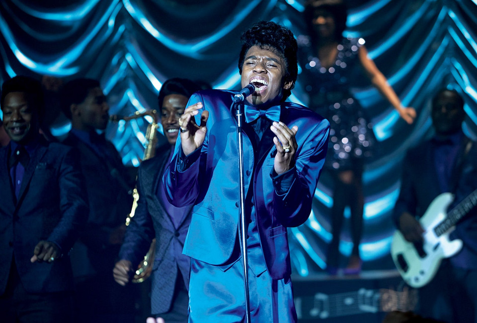 Chadwick Boseman vào vai huyền thoại nhạc soul người Mỹ James Brown trong "Get on Up".