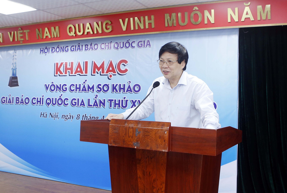 Phó Chủ tịch Thường trực Hội nhà báo Việt Nam, Phó Chủ tịch Thường trực Hội đồng sơ khảo giải Báo chí Quốc gia Hồ Quang Lợi phát biểu. (Ảnh: Phạm Kiên/TTXVN)