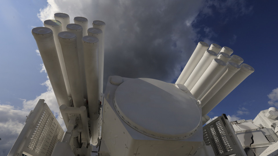 Tổ hợp pháo-tên lửa phòng không Pantsir-S được cải tiến để sử dụng trong điều kiện tác chiến tại Bắc Cực. (Ảnh: Trần Hiếu/TTXVN)