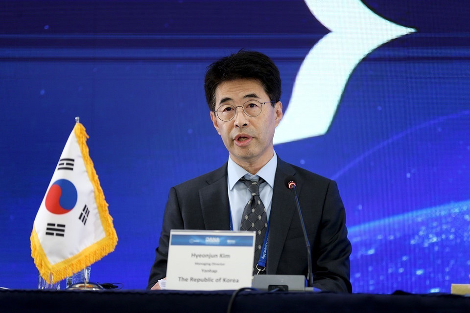 Ông Hyeonjun Kim, Giám đốc điều hành hãng Yonhap (Hàn Quốc), hãng Chủ tịch đương nhiệm OANA, phát biểu khai mạc Đại hội đồng OANA 18. (Ảnh: TTXVN phát)