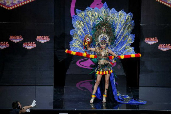 Hoa hậu Indonesia Whulandary.