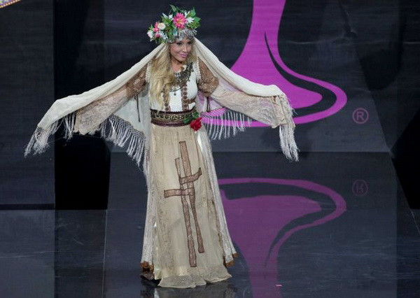 Hoa hậu Bulgari Veneta Krasteva.