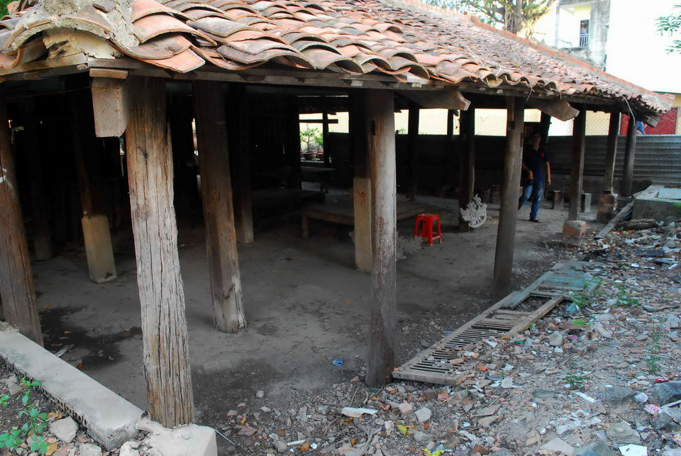  Qua hai lần trùng tu, công trình vẫn giữ được gần như nguyên vẹn cấu trúc và vật liệu xây dựng của ngôi đình cổ ở Nam bộ thế kỷ 18-19. (Ảnh: Mạnh Linh/TTXVN)