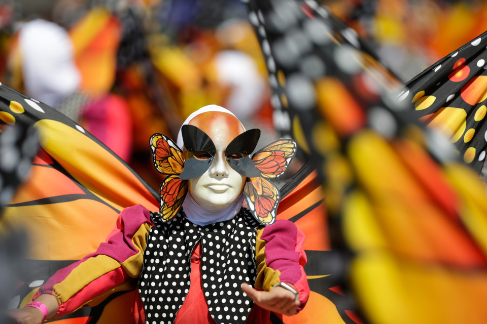 Vẫn là những bộ đồ hóa trang, những điệu nhảy, những nghi lễ quen thuộc, song lễ hội người chết năm nay ở Mexico mang một ý nghĩa vô cùng đặc biệt: tưởng niệm những người đã mất vì dịch COVID-19. (Ảnh: THX/TTXVN)