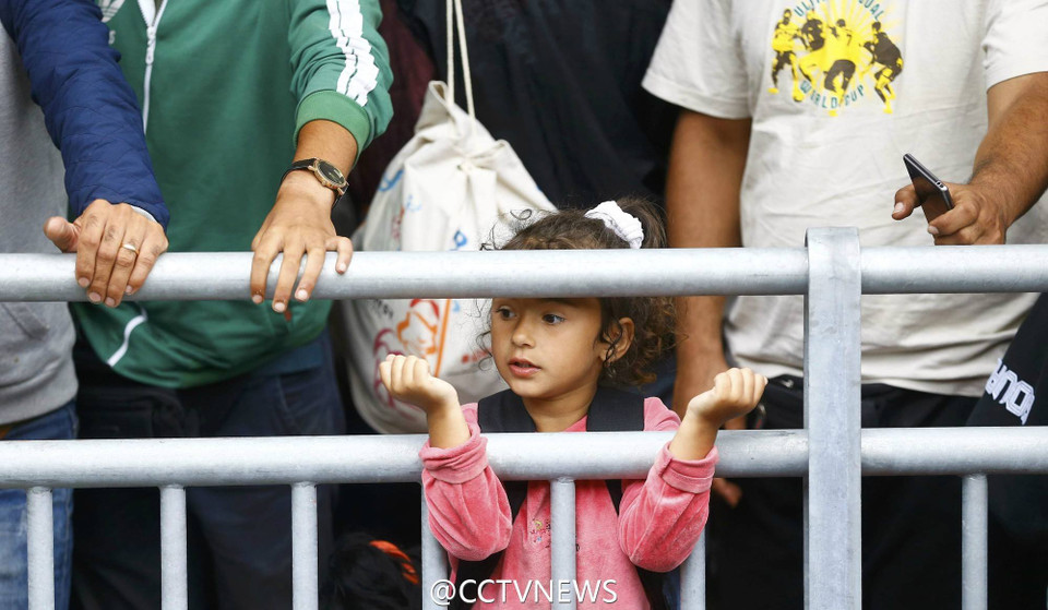 Các em có số phận may mắn hơn so với nhiều trường hợp phải bỏ mạng trong hành trình tới miền đất mới. 