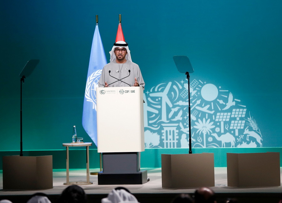 Chủ tịch COP28 Sultan Ahmed Al Jaber trong cuộc họp báo kết thúc Hội nghị. (Ảnh: THX/TTXVN)