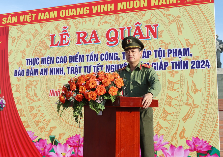 Đại tá Huỳnh Tấn Hạnh, Giám đốc Công an tỉnh Ninh Thuận phát biểu. (Ảnh: Nguyễn Thành/TTXVN)