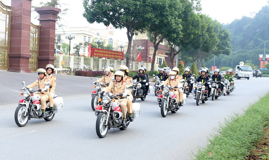 Công an tỉnh Lào Cai ra quân thực hiện cao điểm tấn công trấn áp tội phạm. (Ảnh: Quốc Khánh/TTXVN)