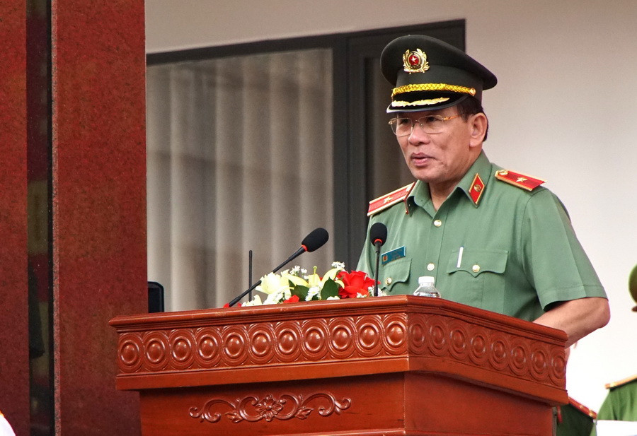 Thiếu tướng Vũ Xuân Viên, Giám đốc Công an thành phố Đà Nẵng, phát biểu tại buổi lễ. (Ảnh: Quốc Dũng/TTXVN)