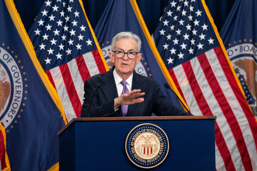 Tuy nhiên, Fed cũng đưa ra tín hiệu sẽ 3 lần cắt giảm lãi suất trong năm 2024. (Ảnh: THX/TTXVN)