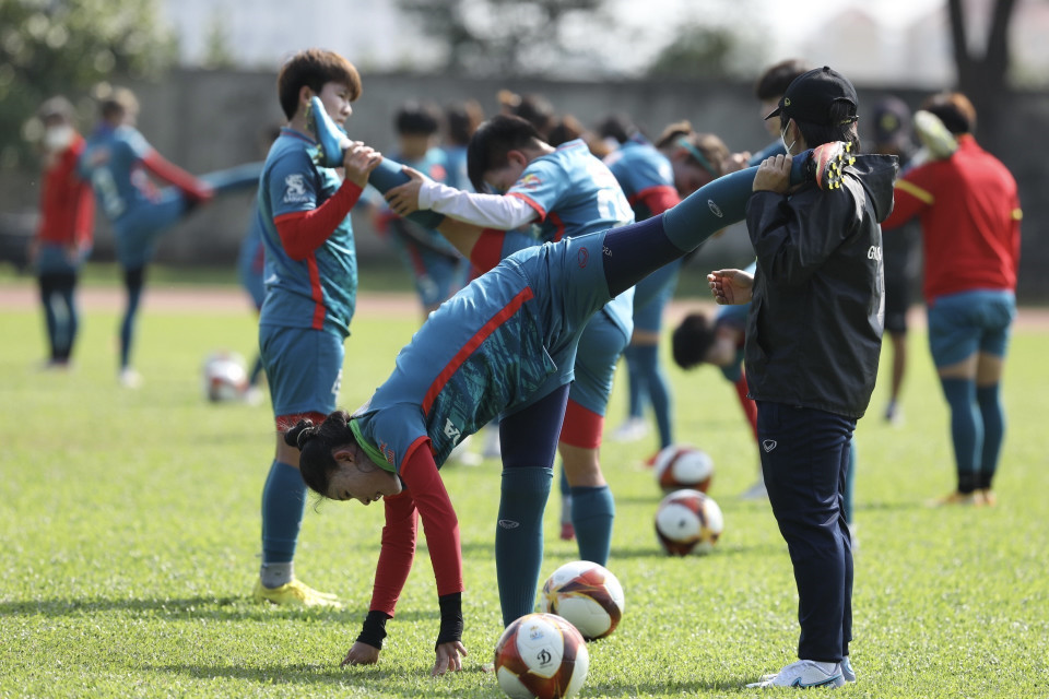 Trung vệ Chương Thị Kiều đã có thể quay trở lại tập cùng các đồng đội để chuẩn bị cho trận đấu đầu tiên của đội vào chiều 3/5 tới đây. (Ảnh: Minh Quyết/TTXVN)