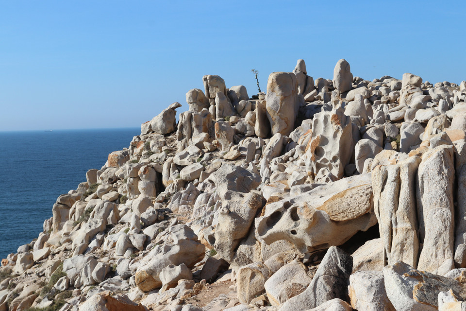 Một góc Công viên đá nằm trong Khu Dự trữ Sinh quyển Thế giới Núi Chúa. (Ảnh: Nguyễn Thành/TTXVN)