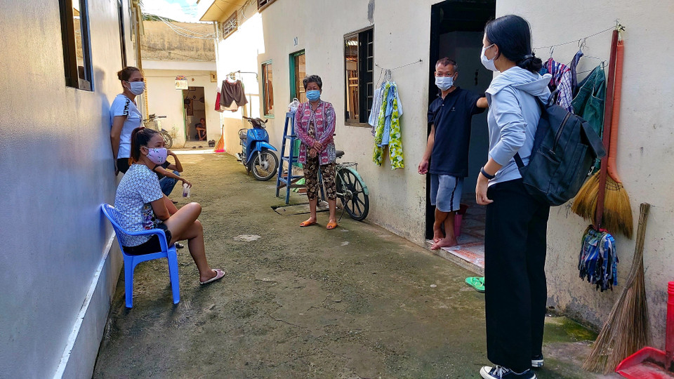 Nhiều công nhân ở trọ tại phường Trà Nóc, quận Bình Thủy, đã và đang trải qua khó khăn mỗi ngày vì thời gian nghỉ việc gần 2 tháng không có thu nhập. (Ảnh: Thu Hiền/TTXVN)