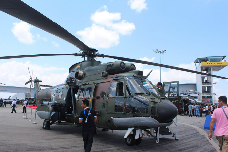 Chiếc trực thăng chiến đấu của quân đội Singapore được trưng bày tại Singapore Air Show 2016. (Ảnh: Lê Hải-Mỹ Bình/Vietnam+)