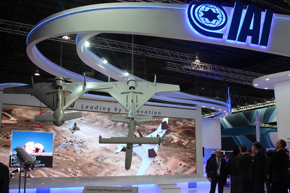 Nhà sản xuất các hệ thống hàng không Israel Aerospace Industries (IAI) giới thiệu một số hệ thống máy bay không người lái. (Ảnh: Lê Hải-Mỹ Bình/Vietnam+)