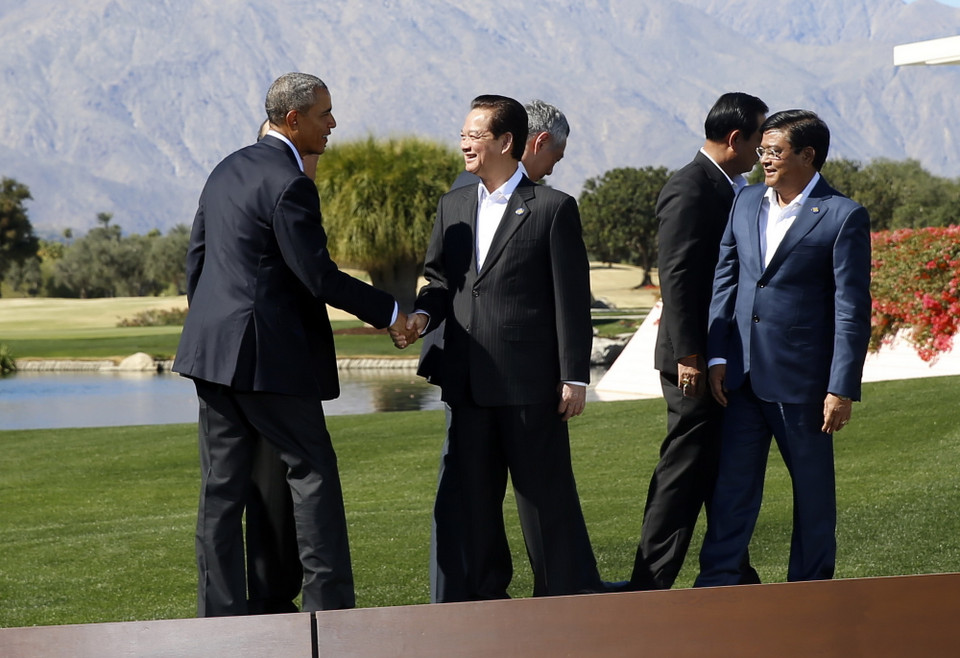 Tổng thống Mỹ Barack Obama với Thủ tướng Nguyễn Tấn Dũng tại buổi chụp ảnh chung Trưởng đoàn các nước tham dự hội nghị. (Ảnh: Đức Tám-TTXVN)