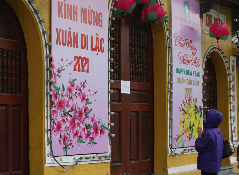 Nhiều chùa và di tích lịch sử nổi tiếng ở Thủ đô Hà Nội đồng loạt đóng cửa để thực hiện nghiêm công tác phòng chống dịch COVID-19. (Ảnh: Doãn Tấn/TTXVN)