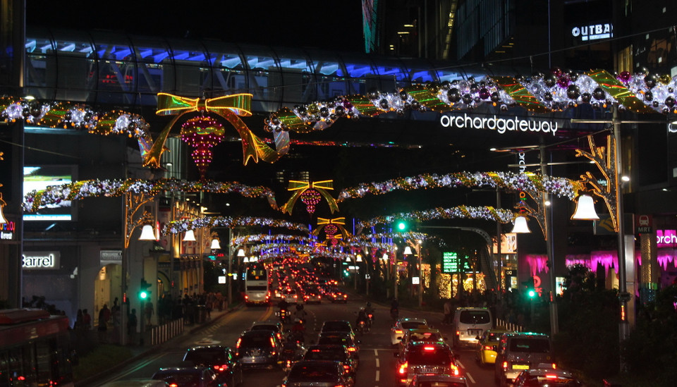 Vũ hội ánh sáng tại đại lộ đẹp nhất Đảo quốc Sư tử. (Ảnh: Mỹ Bình-Lê Hải/Vietnam+)