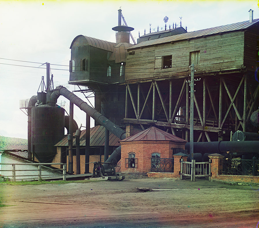 Một nhà máy ở Satkinskii. (Nguồn: Thư viện Quốc hội Mỹ)