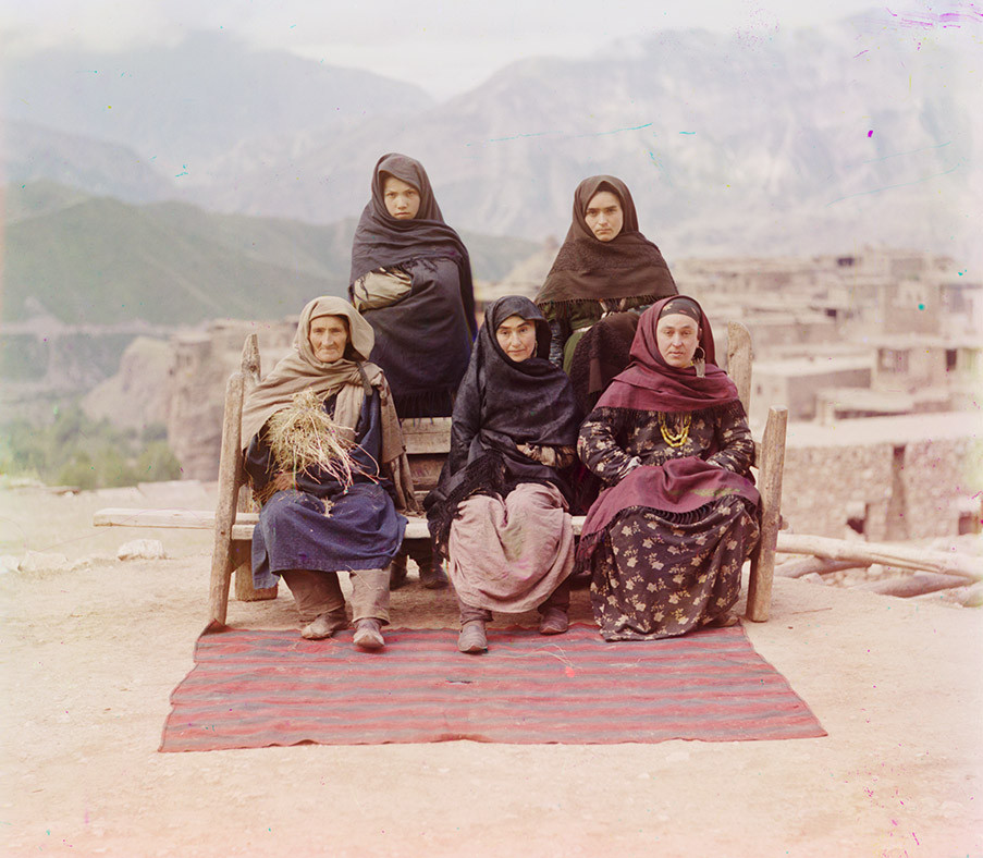 Những người phụ nữ ở Dagestan, khu vực Tây Nam của Nga ở biển Caspia. (Nguồn: Thư viện Quốc hội Mỹ)