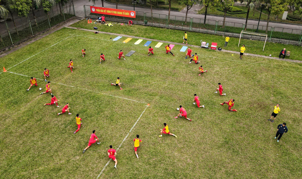 Câu lạc bộ Thanh Hóa tập luyện sau kỳ nghỉ Tết Nguyên đán Tân Sửu 2021 tại Trung tâm Huấn luyện thể thao Quốc gia Hà Nội. (Ảnh: Thành Đạt/TTXVN)