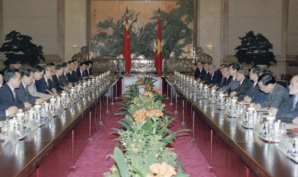Tổng Bí thư Lê Khả Phiêu hội đàm với Tổng Bí thư, Chủ tịch Trung Quốc Giang Trạch Dân nhân chuyến thăm hữu nghị chính thức Trung Quốc từ 25/2-3/3/1999. (Ảnh: Cao Phong/TTXVN)