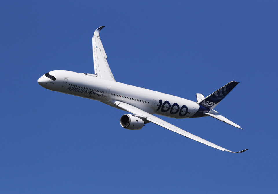 Máy bay Airbus A350-1000 bay trình diễn tại Triển lãm Quốc tế hàng không – không gian Paris lần thứ 53 ở Le Bourget, Pháp, ngày 17/6/2019. (Ảnh: THX/ TTXVN)