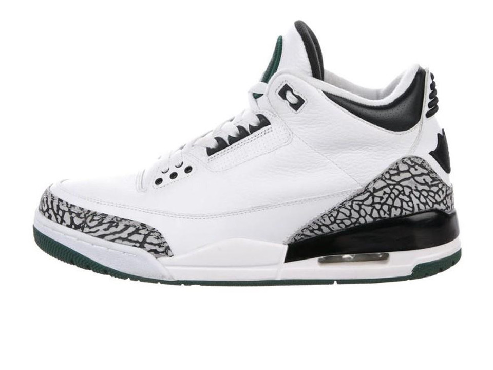 Jordan 3 Retro Oregon Ducks PE Promo, phiên bản giày dành cho các vận động viên ở Đại học Oregon cùng người thân, có giá bán lại khoảng 2.000 USD. (Ảnh: TheRealReal)