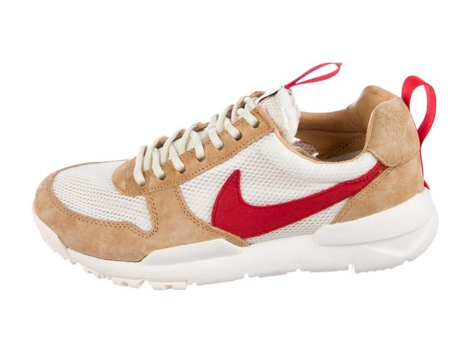 Nike X Tom Sachs Mars Yard 2.0, phiên bản kết hợp giữa Nike và nghệ sỹ Tom Sachs, có giá bán lại khoảng 3.000 USD. (Ảnh: TheRealReal)