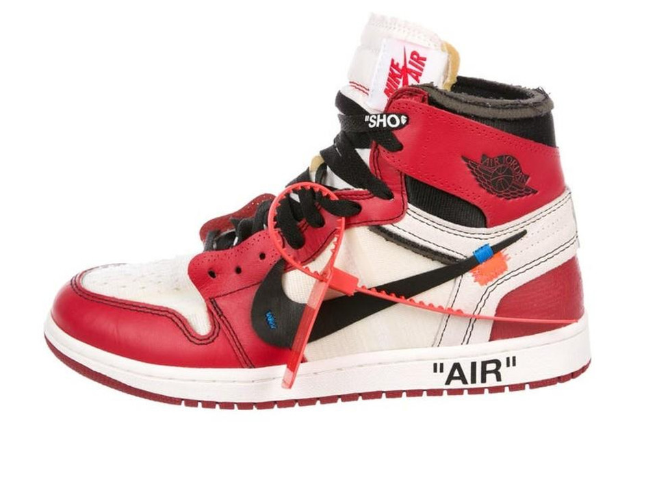 Off White X Nike The Ten Air Jordan 1 High Chicago, bản phối màu độc đáo của mẫu giày Jordan 1, có giá bán lại khoảng 2.000 USD. (Ảnh: TheRealReal)