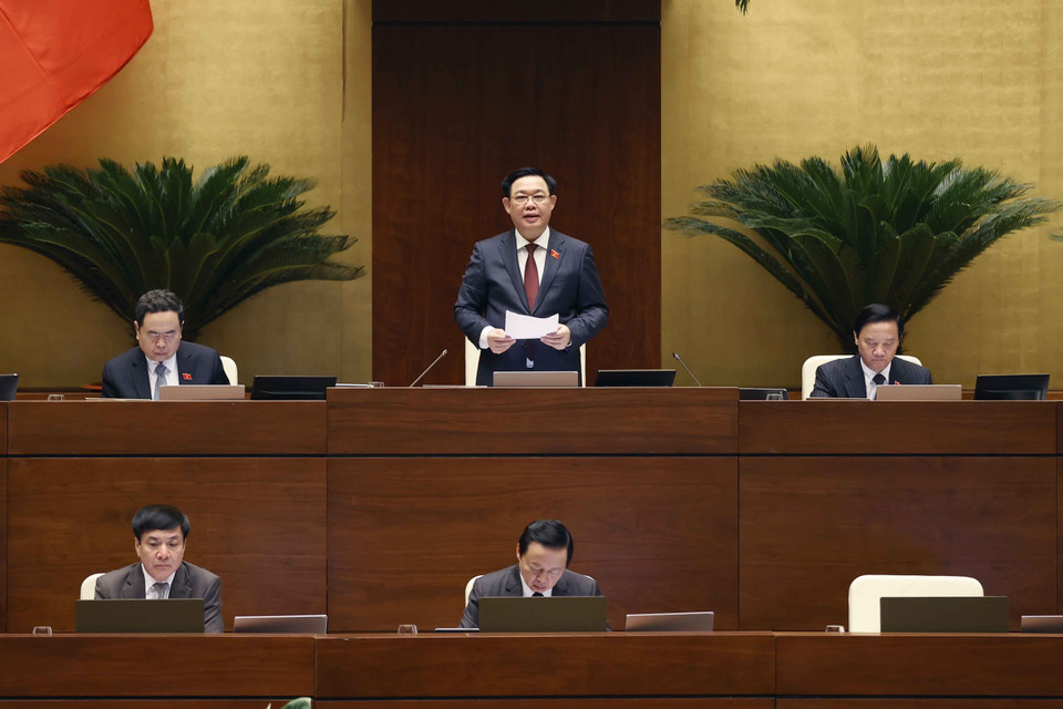 Chủ tịch Quốc hội Vương Đình Huệ điều hành phiên chất vấn. (Ảnh: Doãn Tấn/TTXVN)