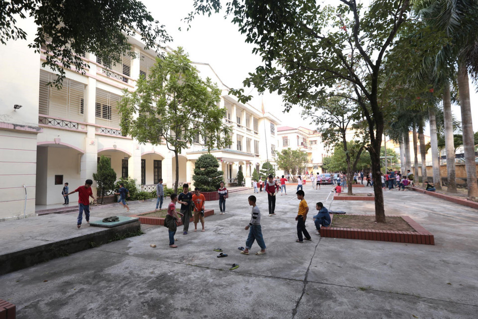 Giờ giải lao của các học sinh khuyết tật tại Trường Phục hồi chức năng và Dạy nghề cho người khuyết tật Tiên Lữ. (Ảnh: Anh Tuấn/TTXVN)