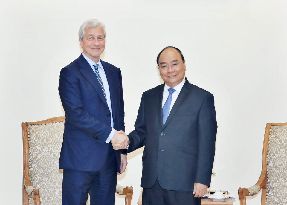 Chiều 3/5/2018, tại Hà Nội, Thủ tướng Nguyễn Xuân Phúc tiếp ông Jamie Dimon, Chủ tịch Tập đoàn JP Morgan (Hoa Kỳ). (Ảnh: Thống Nhất/TTXVN)